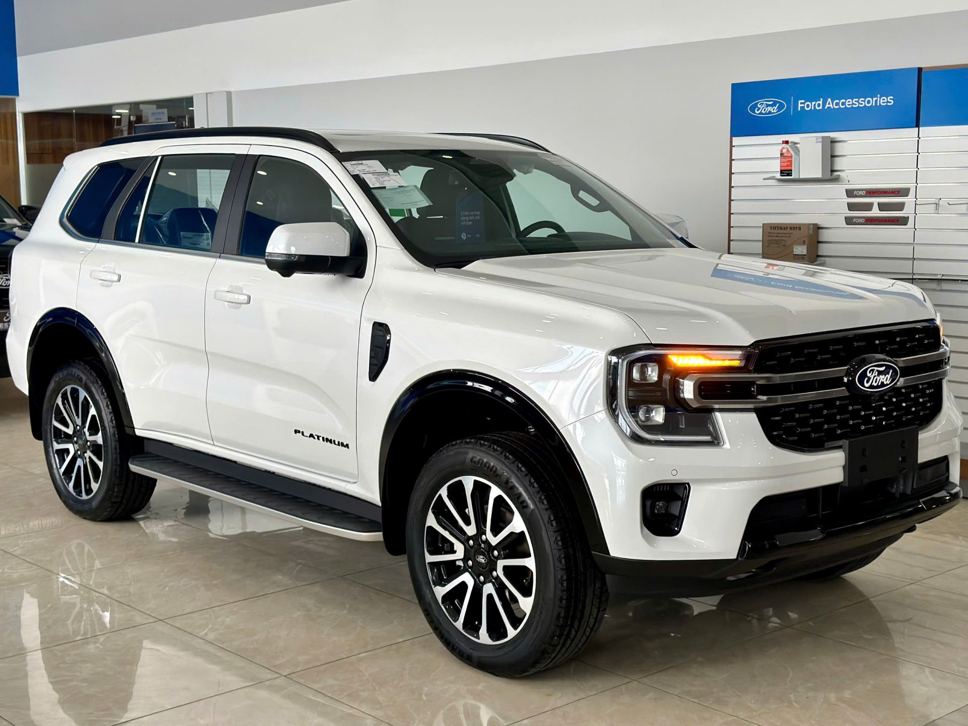 Everest Platinum 2.0L AT 4X4